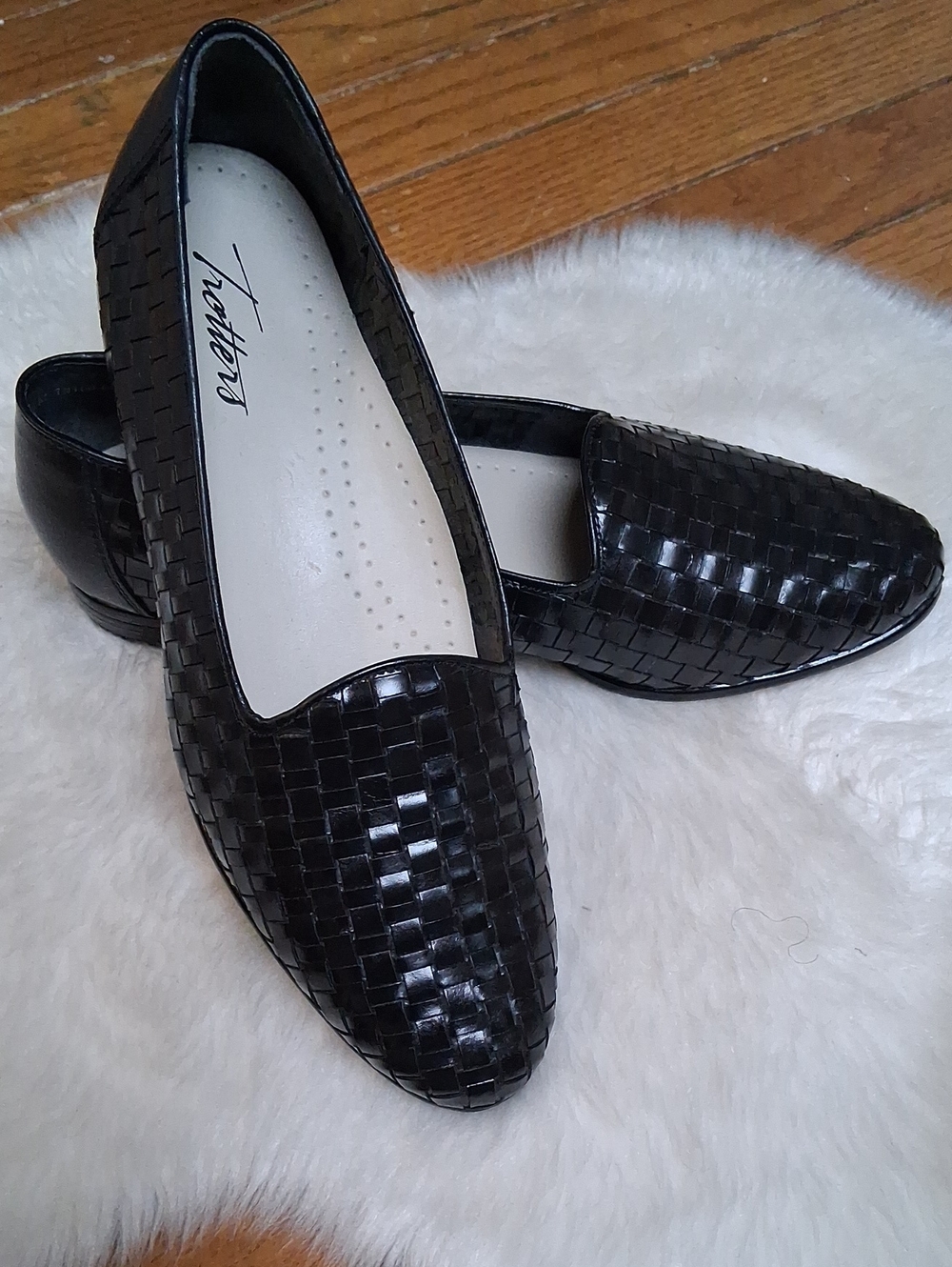 Trotters Liz Black Leather Woven Slip-On Loafers for Women